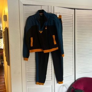 Nike “retro inspired” fleece set